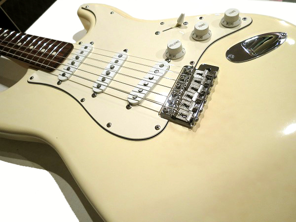 定番人気SALE最終値下げ　Fender Mexico standardstratocaster ギター